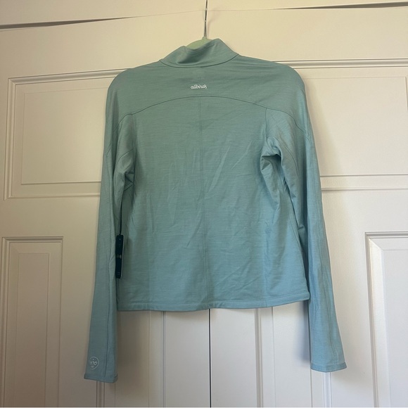 Allbirds Natural Run Mid Layer in Green Hush - Small - Picture 3 of 7